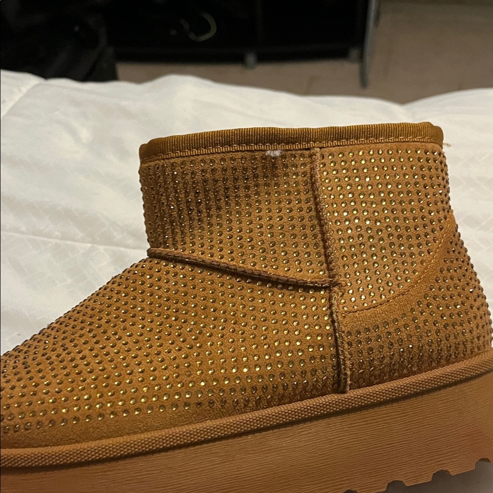 New! Beautiful Brown Studded Ankle Boots with faux fur